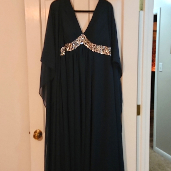 Gorgeous navy gown - Picture 1 of 6